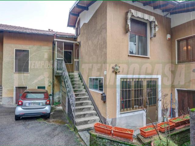 Villa Indipendente in vendita a Unione dei comuni del Medio Verbano, Caravate