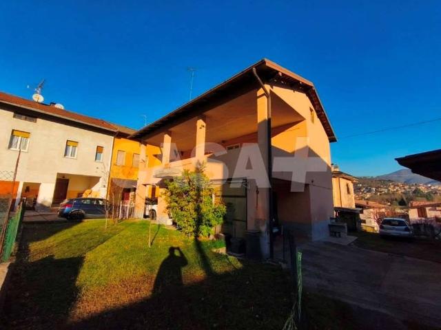 Villa Indipendente in vendita a Canton d'Oro, Caravate