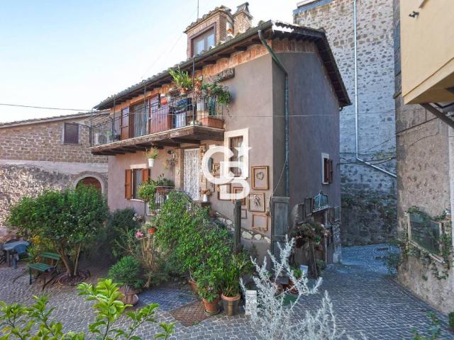 Villa Indipendente in vendita a Carbognano, Lazio