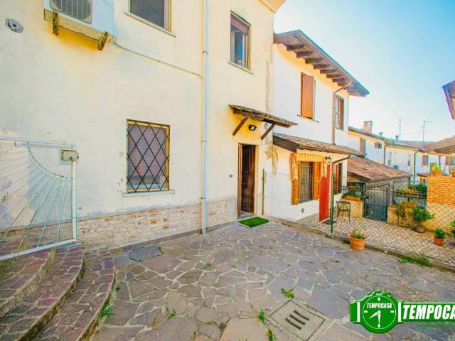 Villa Indipendente in vendita a Carbonara Al Ticino, Lombardia