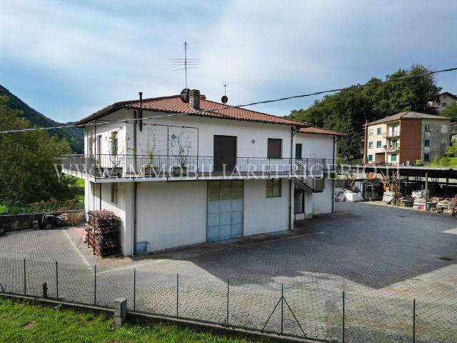 Villa Indipendente in vendita a Carenno, Lombardia