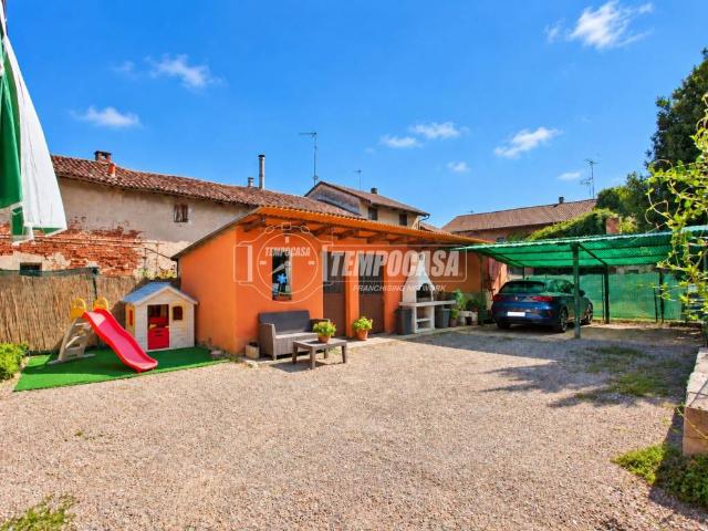 Villa Indipendente in vendita a Caresana, Vercelli
