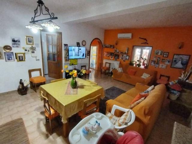 Villa Indipendente in vendita a Carini, Sicilia
