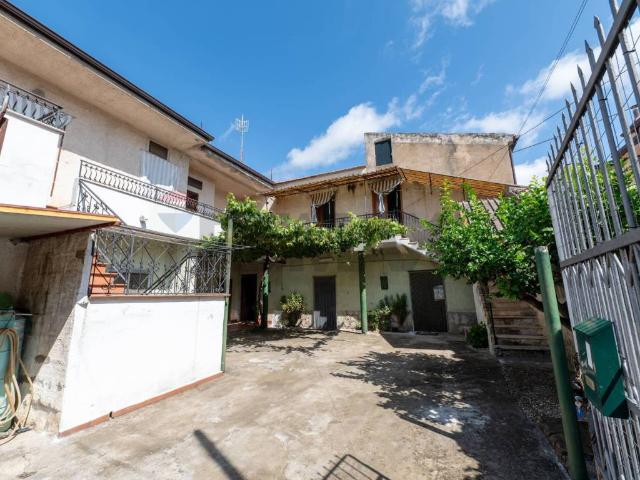 Villa Indipendente in vendita a Carinola, Campania