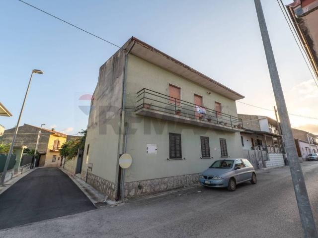 Villa Indipendente in vendita a Carinola, Campania