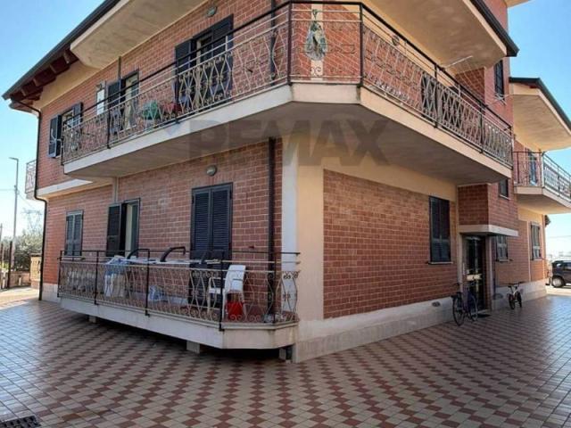 Villa Indipendente in vendita a Carinola, Campania