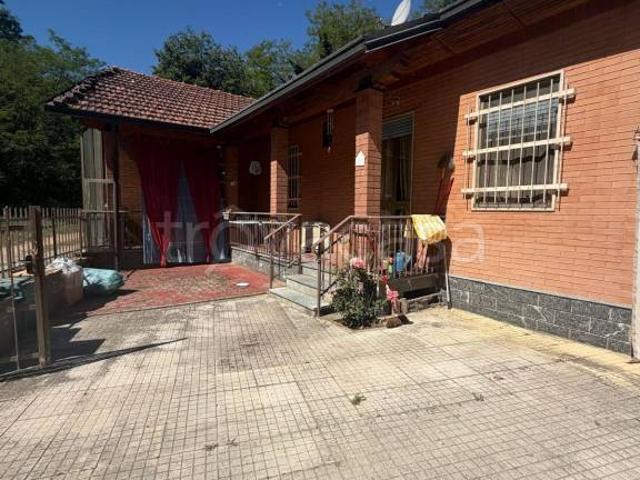 Villa Indipendente in vendita a Carisio, Vercelli