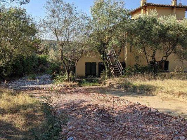 Villa Indipendente in vendita a Carmignano, Comeana