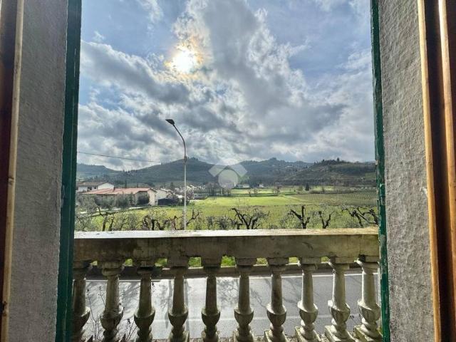 Villa Indipendente in vendita a Carmignano, Seano