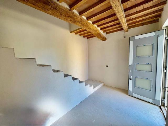 Villa Indipendente in vendita a Bacchereto, Carmignano
