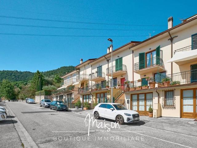 Villa Indipendente in vendita a Bacchereto, Carmignano