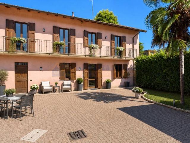 Villa Indipendente in vendita a Carnago, Lombardia