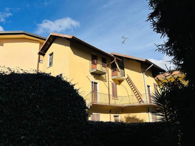 Villa Indipendente in vendita a Carnago, Lombardia
