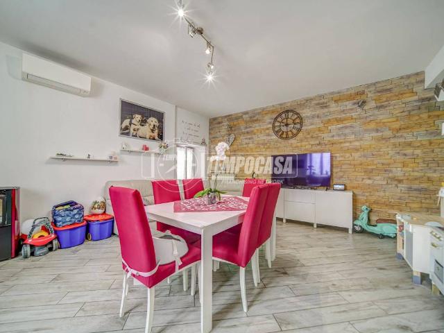 Villa Indipendente in vendita a Carnago, Lombardia