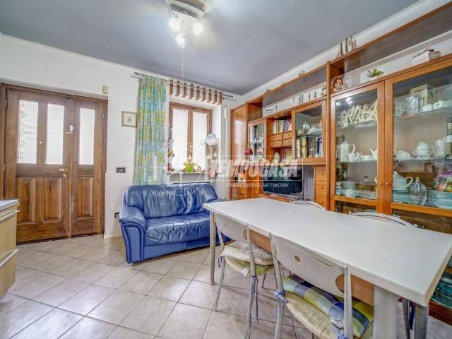 Villa Indipendente in vendita a Carnago, Lombardia