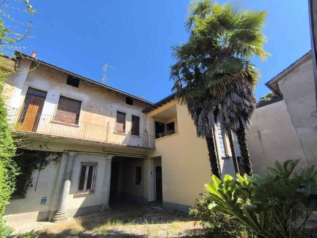 Villa Indipendente in vendita a Carnago, Lombardia