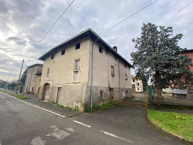 Villa Indipendente in vendita a Carobbio Degli Angeli, Lombardia