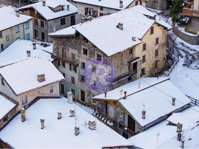 Villa Indipendente in vendita a Comunità Montana della Valle Brembana, Carona