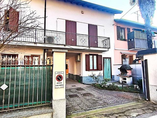 Villa Indipendente in vendita a Cassina Pertusella, Caronno Pertusella