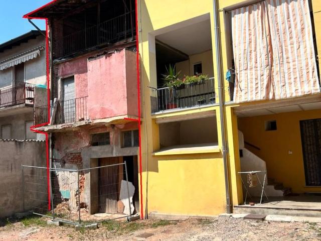 Villa Indipendente in vendita a Travaino, Caronno Varesino