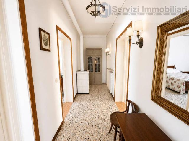 Villa Indipendente in vendita a Carpaneto Piacentino, Reggio Emilia