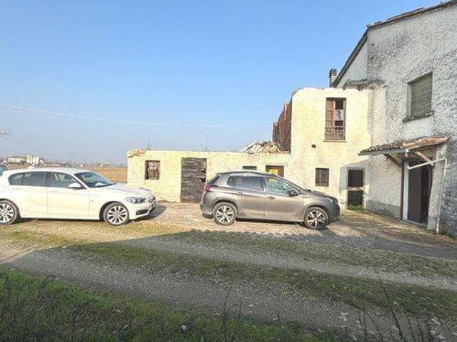 Villa Indipendente in vendita a Carpaneto Piacentino, Reggio Emilia