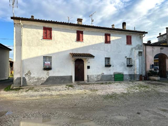 Villa Indipendente in vendita a Carpaneto Piacentino, Reggio Emilia