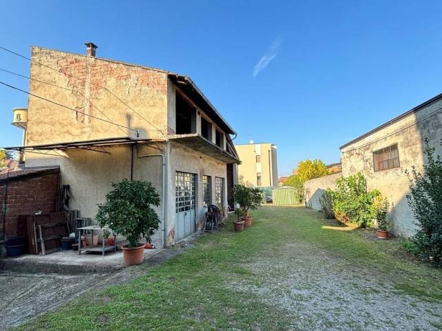 Villa Indipendente in vendita a Carpaneto Piacentino, Reggio Emilia