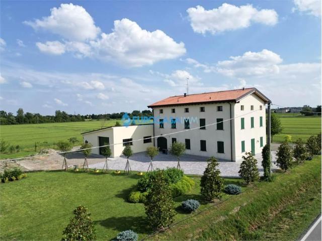 Villa Indipendente in vendita a Unione delle Terre d'Argine, Carpi