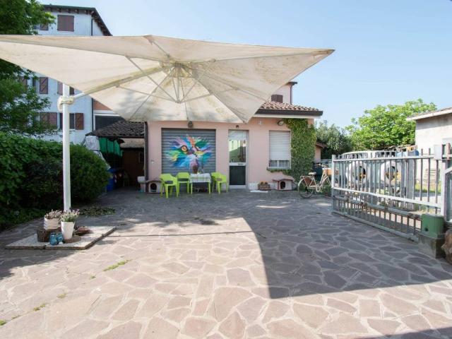 Villa Indipendente in vendita a Unione delle Terre d'Argine, Carpi