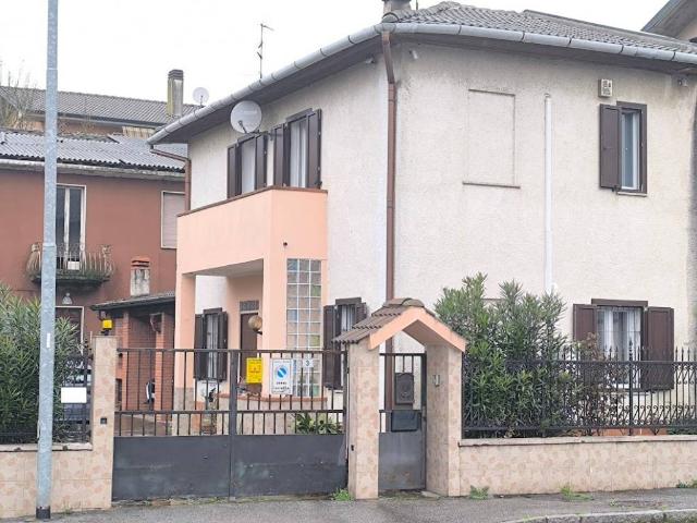 Villa Indipendente in vendita a Carpiano, Lombardia