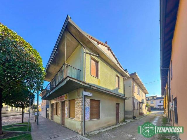 Villa Indipendente in vendita a Carpiano, Lombardia