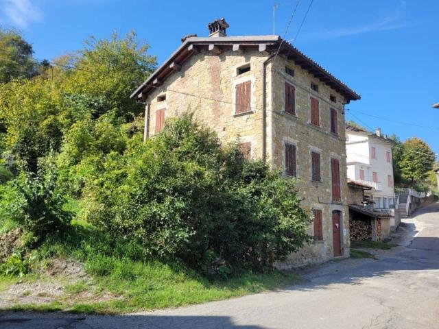 Villa Indipendente in vendita a Appennino Reggiano, Re