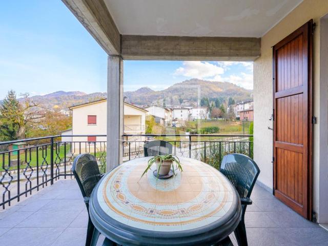 Villa Indipendente in vendita a Appennino Reggiano, Re