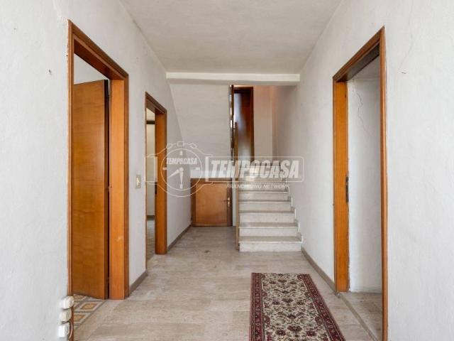 Villa Indipendente in vendita a Appennino Reggiano, Re