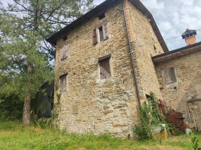 Villa Indipendente in vendita a Appennino Reggiano, Re