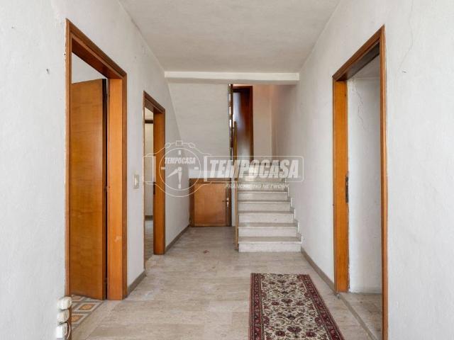 Villa Indipendente in vendita a Appennino Reggiano, Re