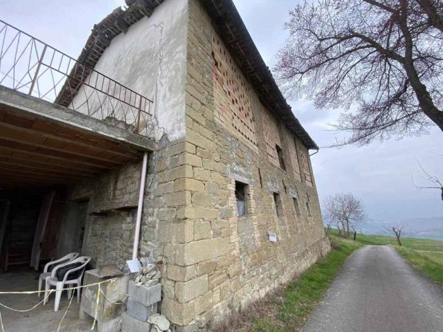 Villa Indipendente in vendita a Appennino Reggiano, Re