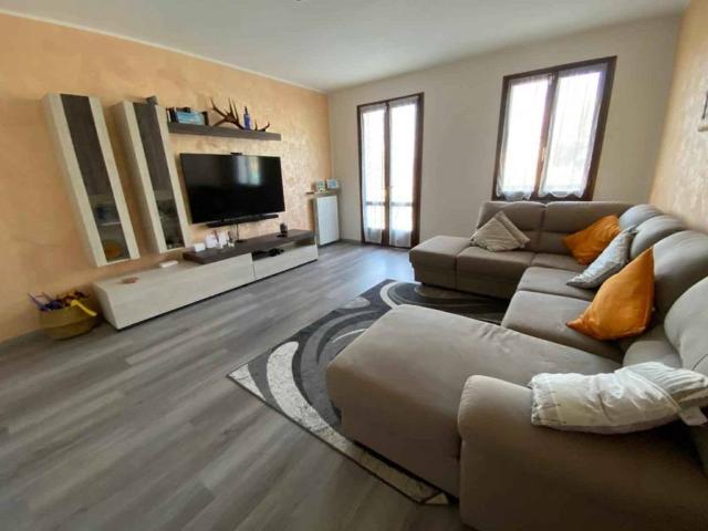 Villa Indipendente in vendita a Appennino Reggiano, Re