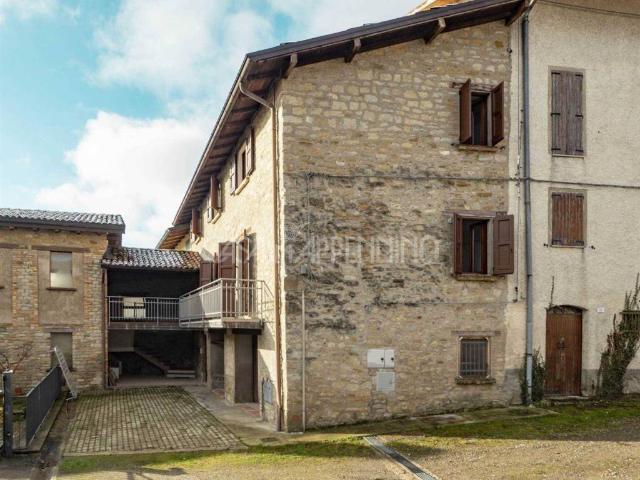 Villa Indipendente in vendita a Appennino Reggiano, Re