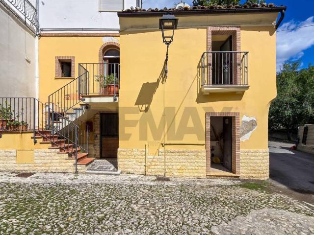 Villa Indipendente in vendita a Carpineto Della Nora, Abruzzo