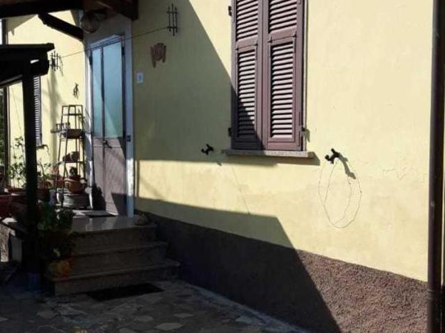 Villa Indipendente in vendita a Carrara, Toscana