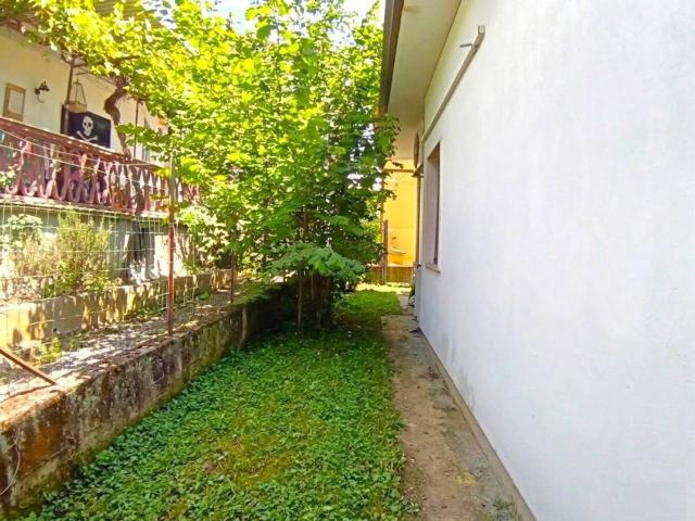 Villa Indipendente in vendita a Carrara, Toscana