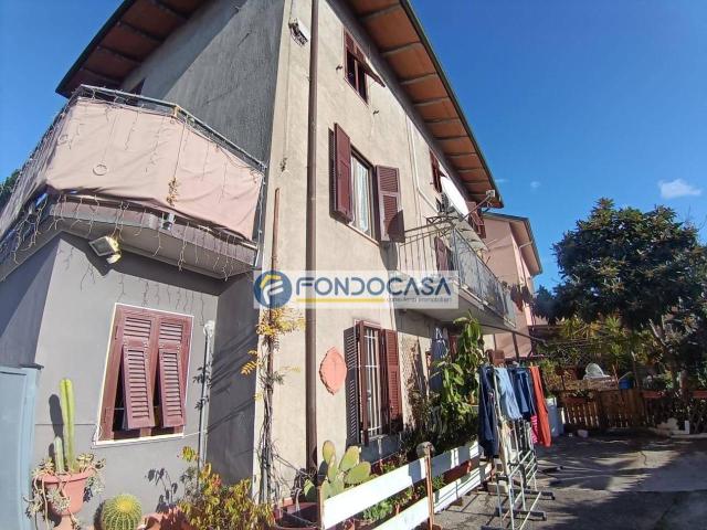 Villa Indipendente in vendita a Carrara, Toscana