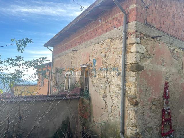 Villa Indipendente in vendita a Carrara, Toscana