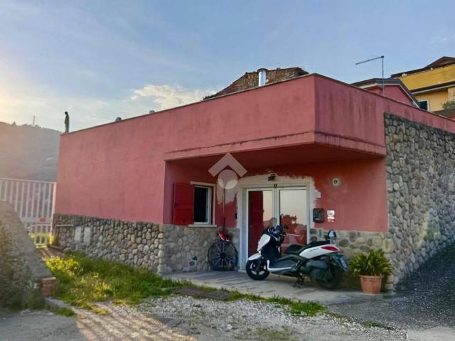 Villa Indipendente in vendita a Gatto Rosso, Carrara