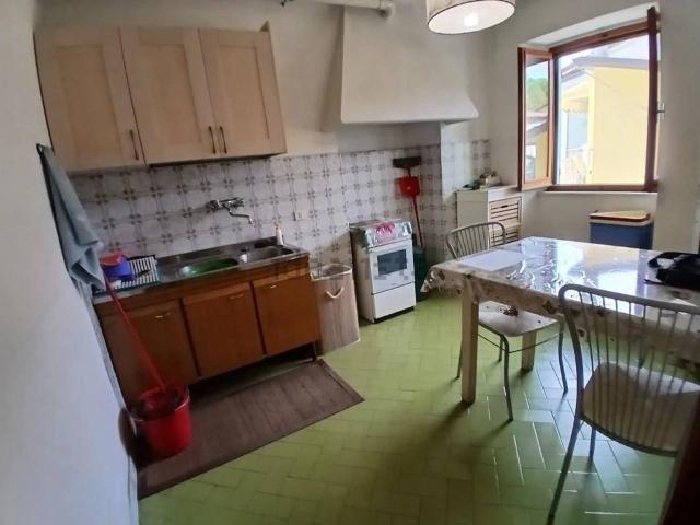 Villa Indipendente in vendita a Carrara, Toscana