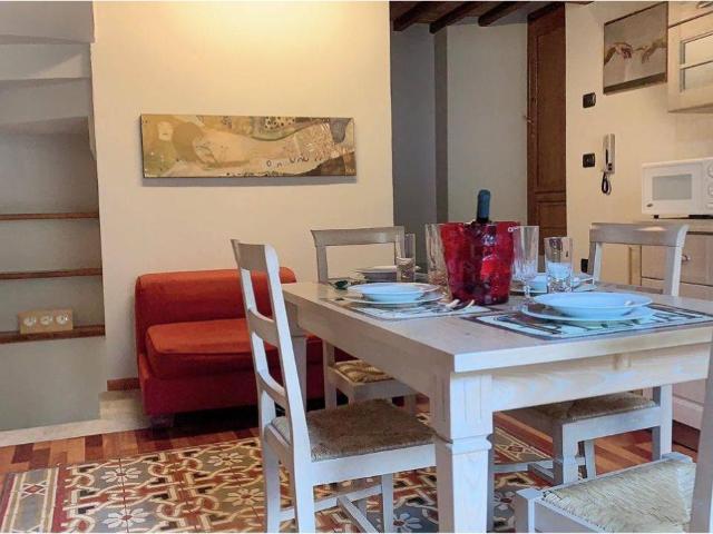 Villa Indipendente in vendita a Carrara, Toscana