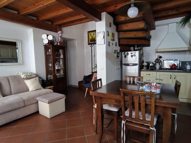 Villa Indipendente in vendita a Sorgnano, Carrara