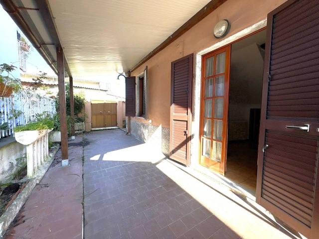 Villa Indipendente in vendita a Nazzano, Carrara
